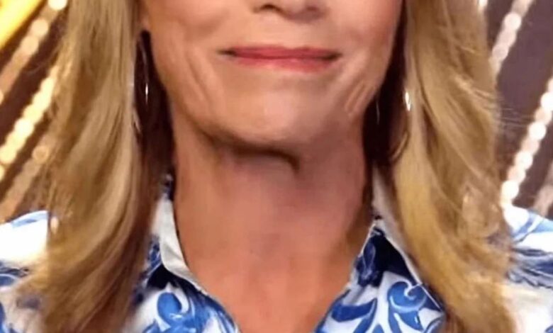 Vanna White bids an emotional farewell to Pat Sajak ahead of his final showw!