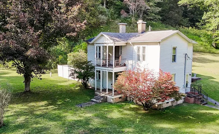 Historic Appalachian Farmhouse on 50 Acres with Free Gas in Glenville, WV