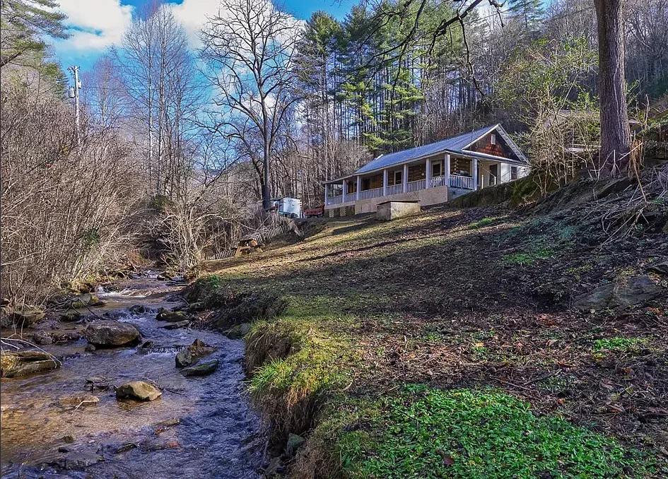 TWO houses on 20 acres in North Carolina. Has a private hiking trail! $299,000