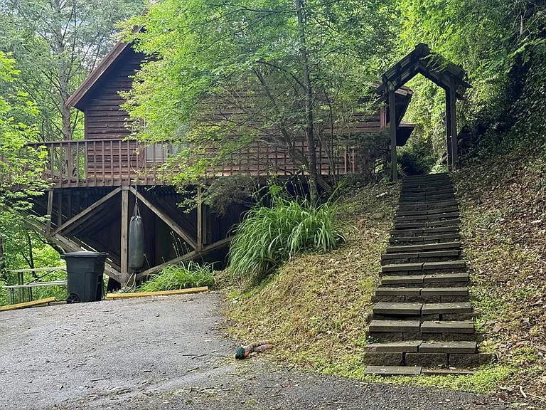 Tranquil Woodland Home Near the Hills of Pikeville
