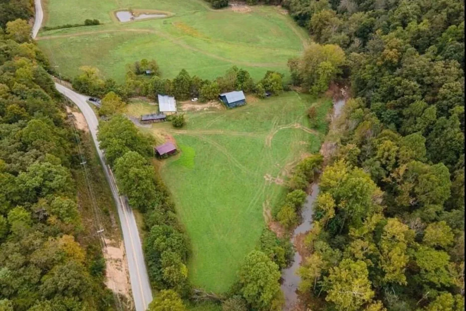 Farm Land with 77.85 Acres in Oneida, Kentucky