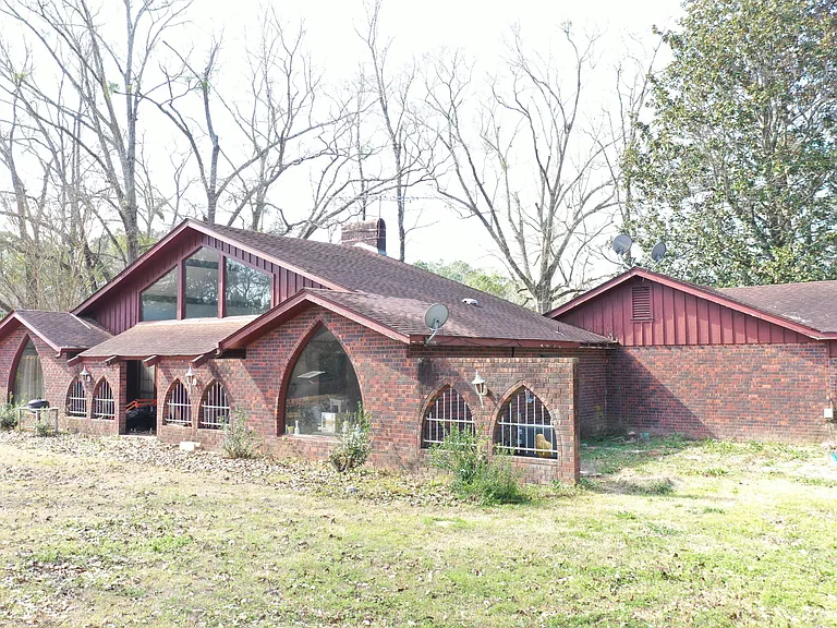 Charming Country Property Offering Privacy and Open Space in Laurel