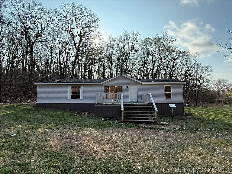 Private Rural Retreat Near Lake Hudson