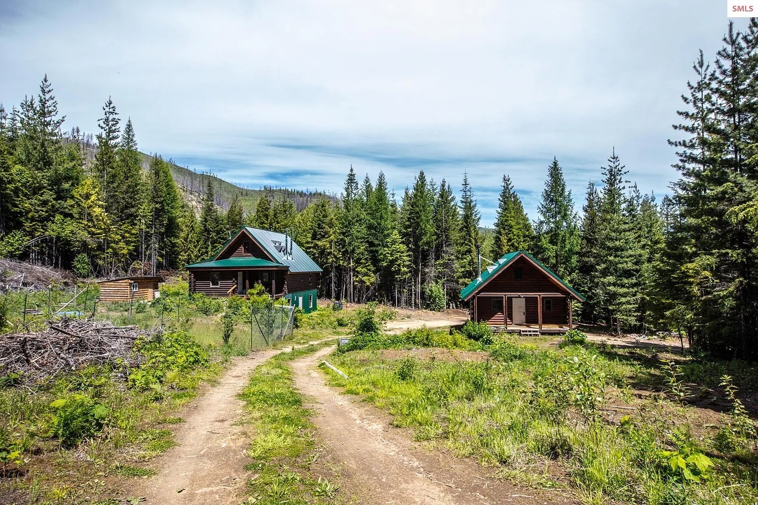 Log Homes with 20 Acres in Priest River, Idaho