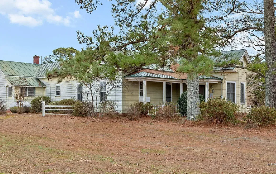 Pretty setting! Love the barn! Charlie W. Joyner Homeplace. Over an acre in NC. $125,000