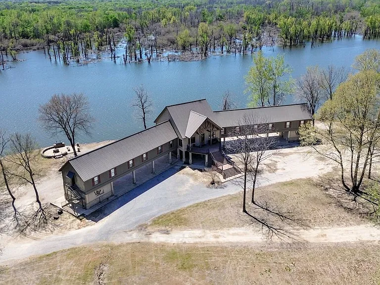 Southern Sporting Retreat in Mayersville, Mississippi
