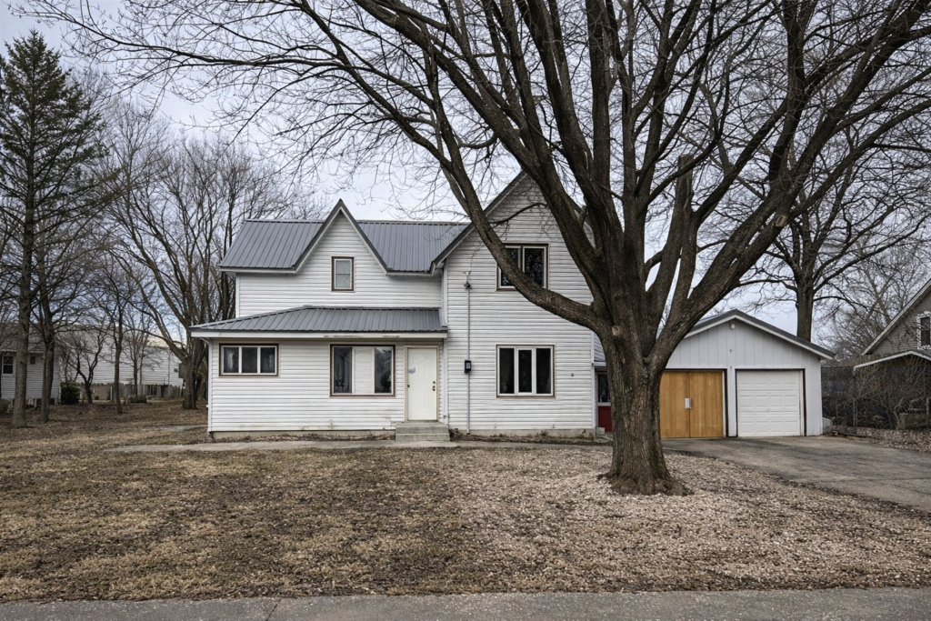 Classic Home in Sioux Rapids