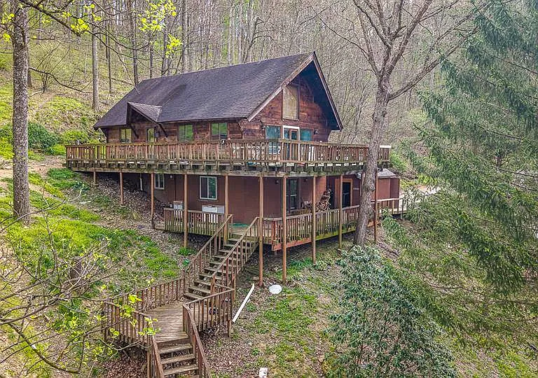 Secluded Chalet Retreat with Wraparound Deck in Salem, West Virginia