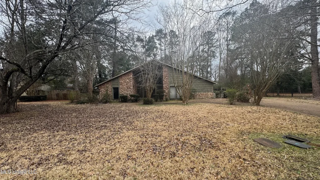 Investor Special in Jackson: Spacious 4-Bedroom Fixer-Upper with Huge Potential – $98,800