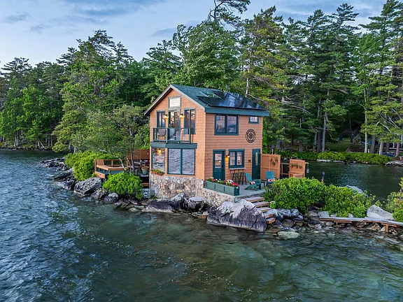 Private Island Paradise on Lake Winnipesaukee