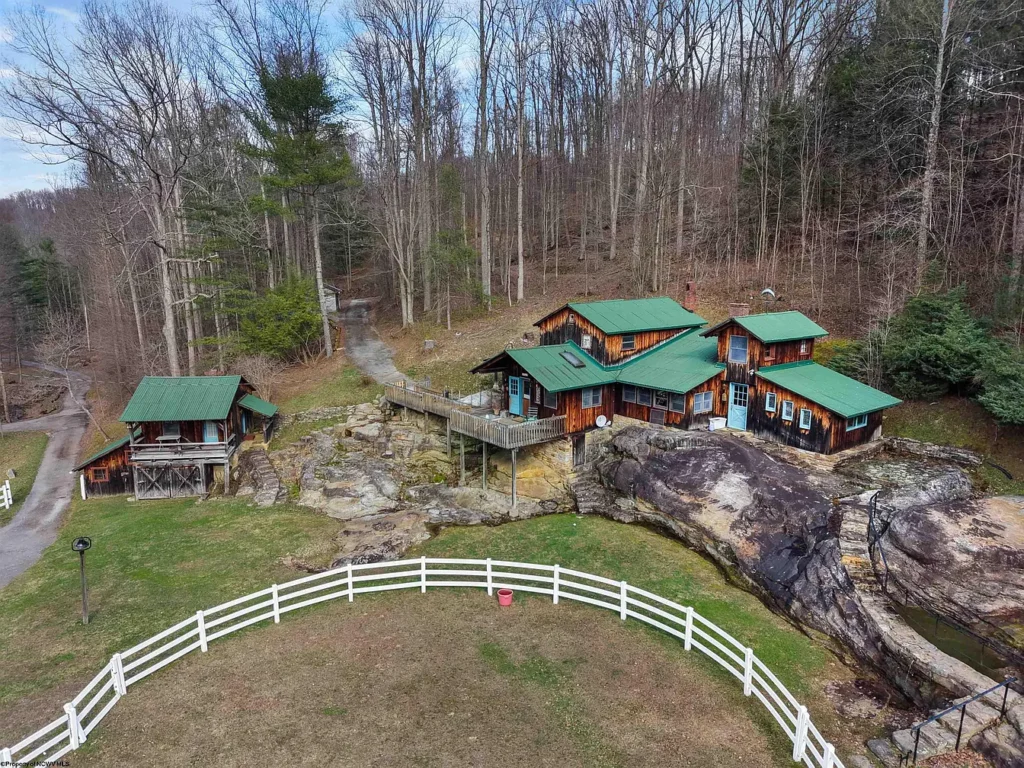 Peaceful Country Home in Rock Cave