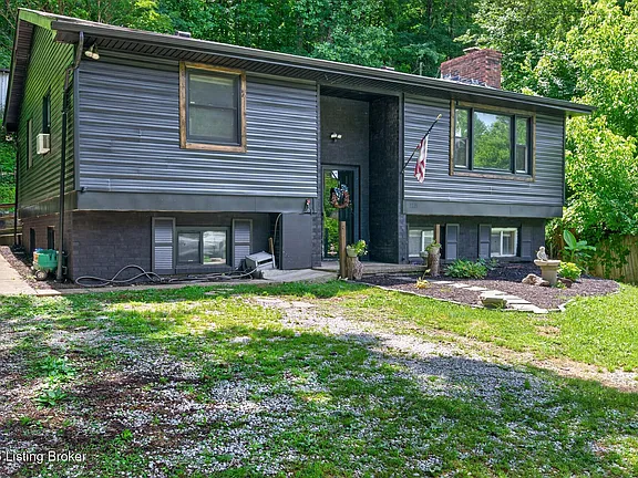 A 5-Bedroom, 3,000 Sq Ft Brick Home in Kentucky for Just $160,000