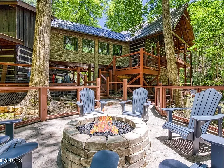 Sevierville Mountain Retreat