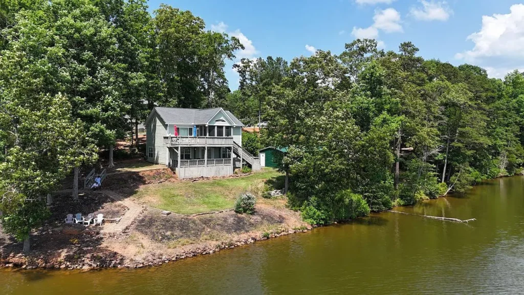 Lakefront Home for Sale at 154 Clearview Dr, Abbeville, SC 29620