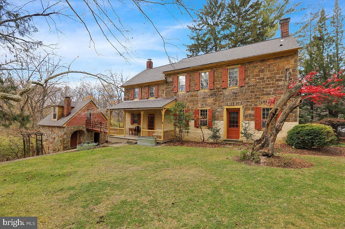 Timeless 1812 Farmhouse Retreat in Reading
