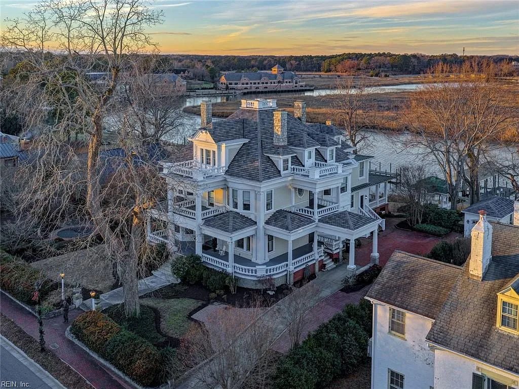 Luxury 1902 Victorian Mansion with Private Dock & River Views