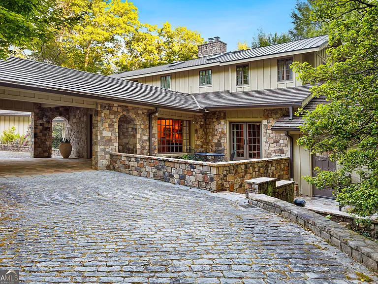 Private Mountain Estate in North Georgia