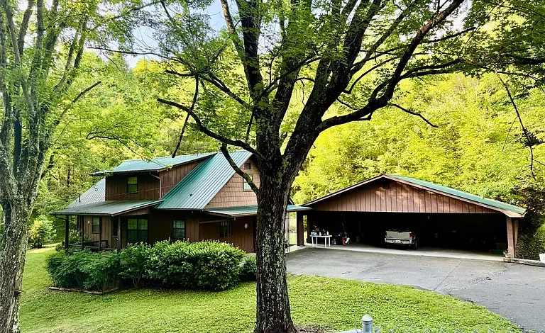 Country Retreat on 5.7 Acres with Endless Potential in New Tazewell, TN