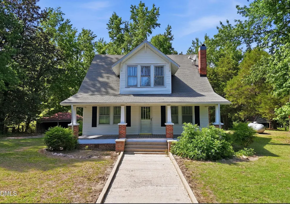 Beautiful floors! Vintage light fixtures! Over two acres in North Carolina. $249,000