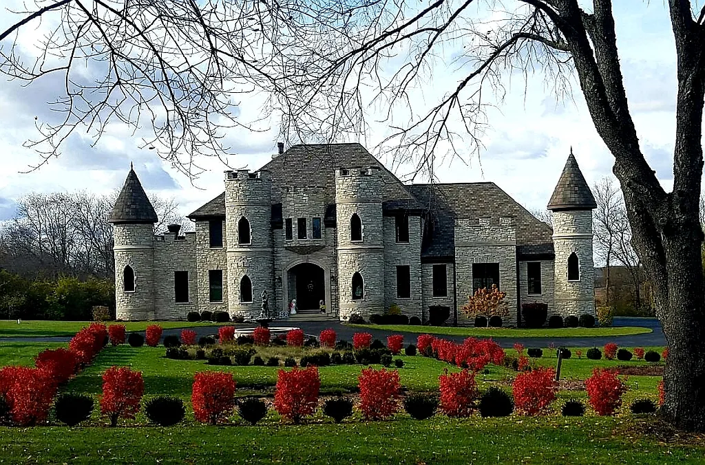 A Real-Life Castle in Illinois Is Now Listed for $950,000 — Take a Look Inside