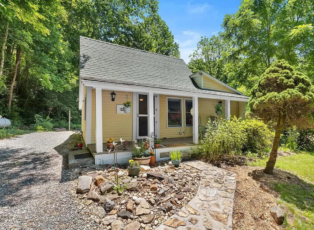 Charming 1910 Creek Cottage in Franklin, North Carolina – $289,000 on 1.09 Unrestricted Acres With Both Sides of Little Ellijay Creek
