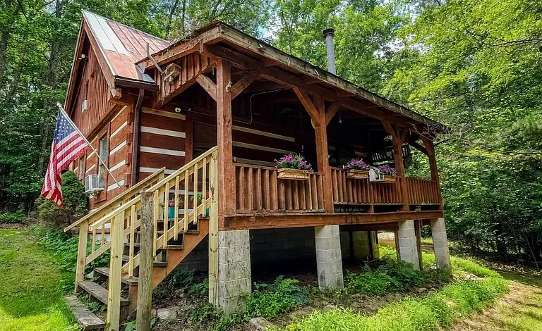 Rustic Log Cabin on 2.95 Acres with Mountain Charm in Meadow Bridge, WV