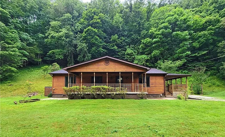Charming Cedar Ranch on 3 Acres with Peaceful Country Setting in Charleston, WV