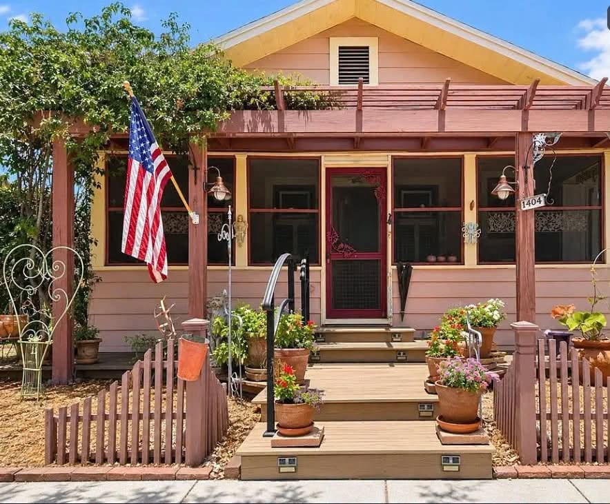 OMG! Look inside! Rose Cottage, C. 1925 in Florida. $249,900