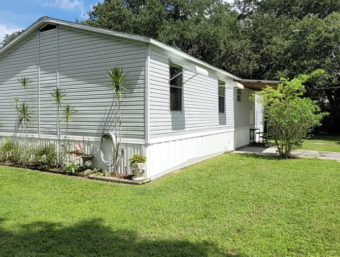 Coastal Living with Direct Water Access in Ruskin
