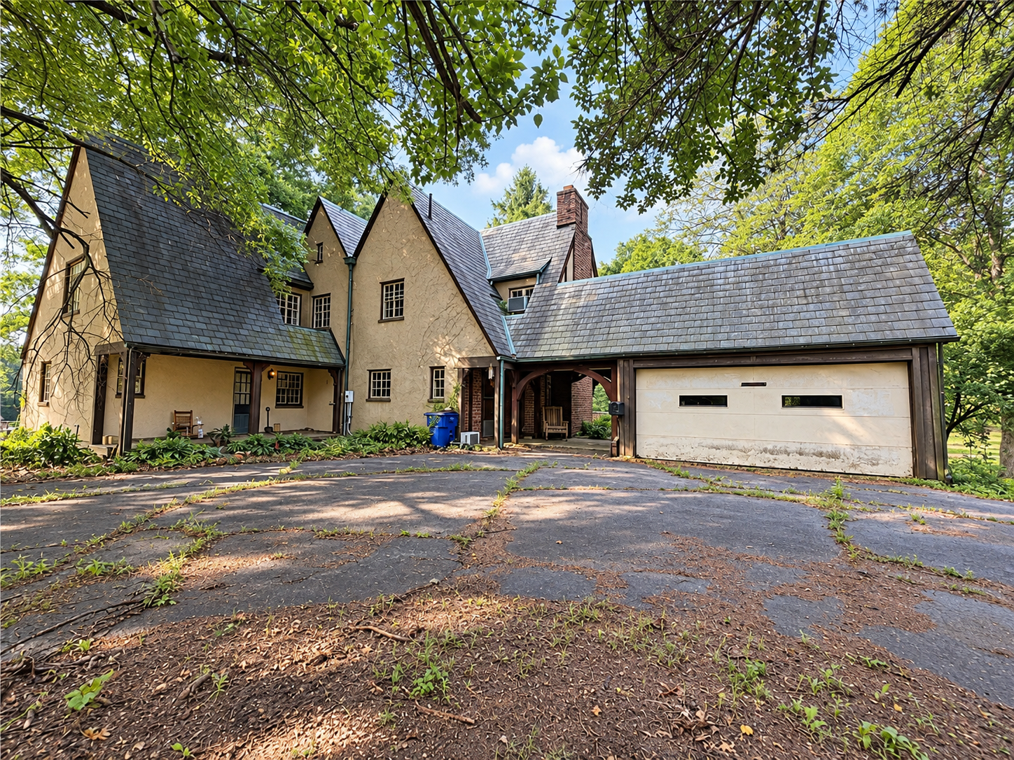 Stately Tudor Home Near Thompson Park in East Liverpool, Ohio