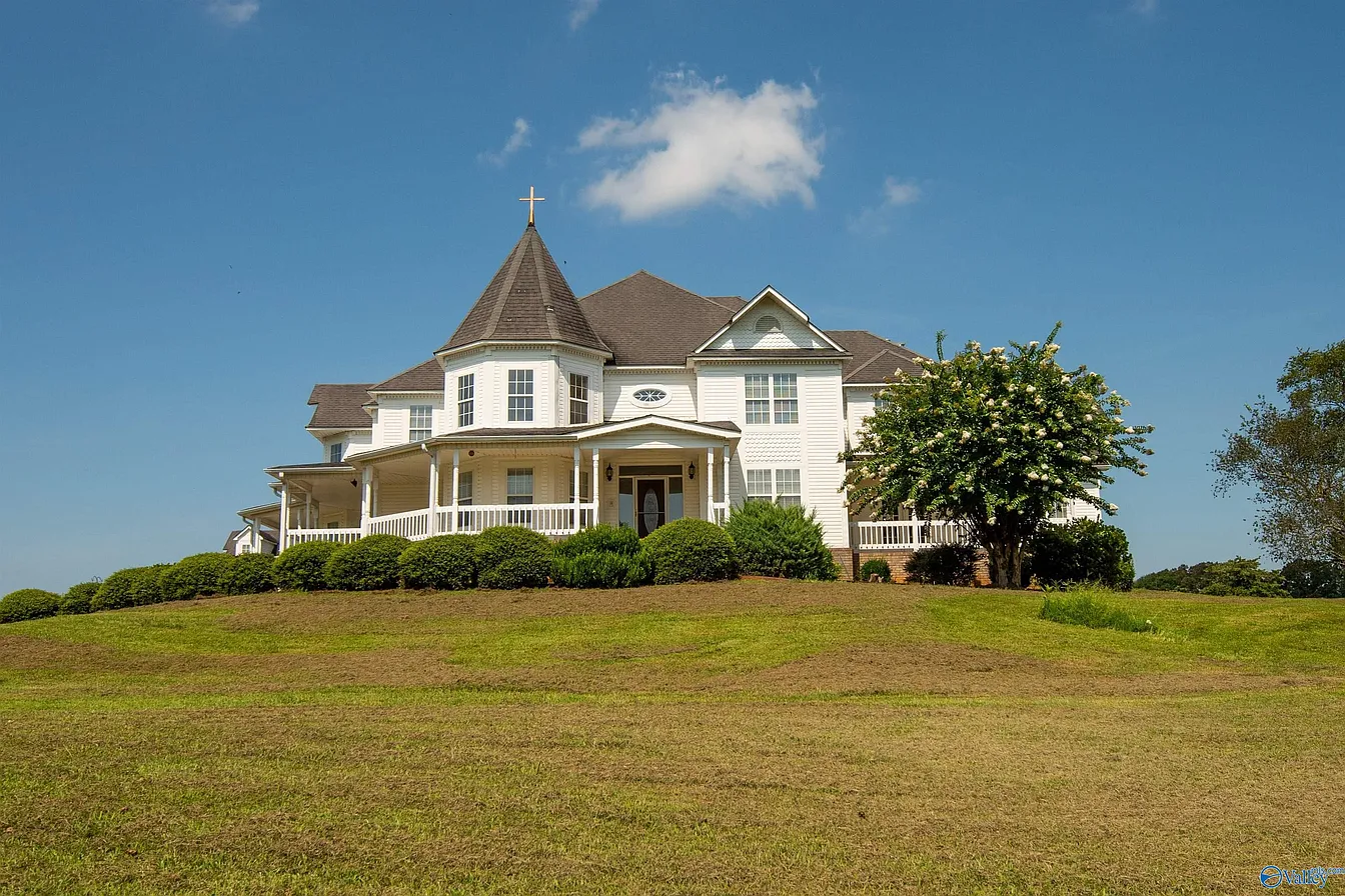 Stunning 10-Bedroom Victorian Estate on Over 10 Acres in Toney, Alabama