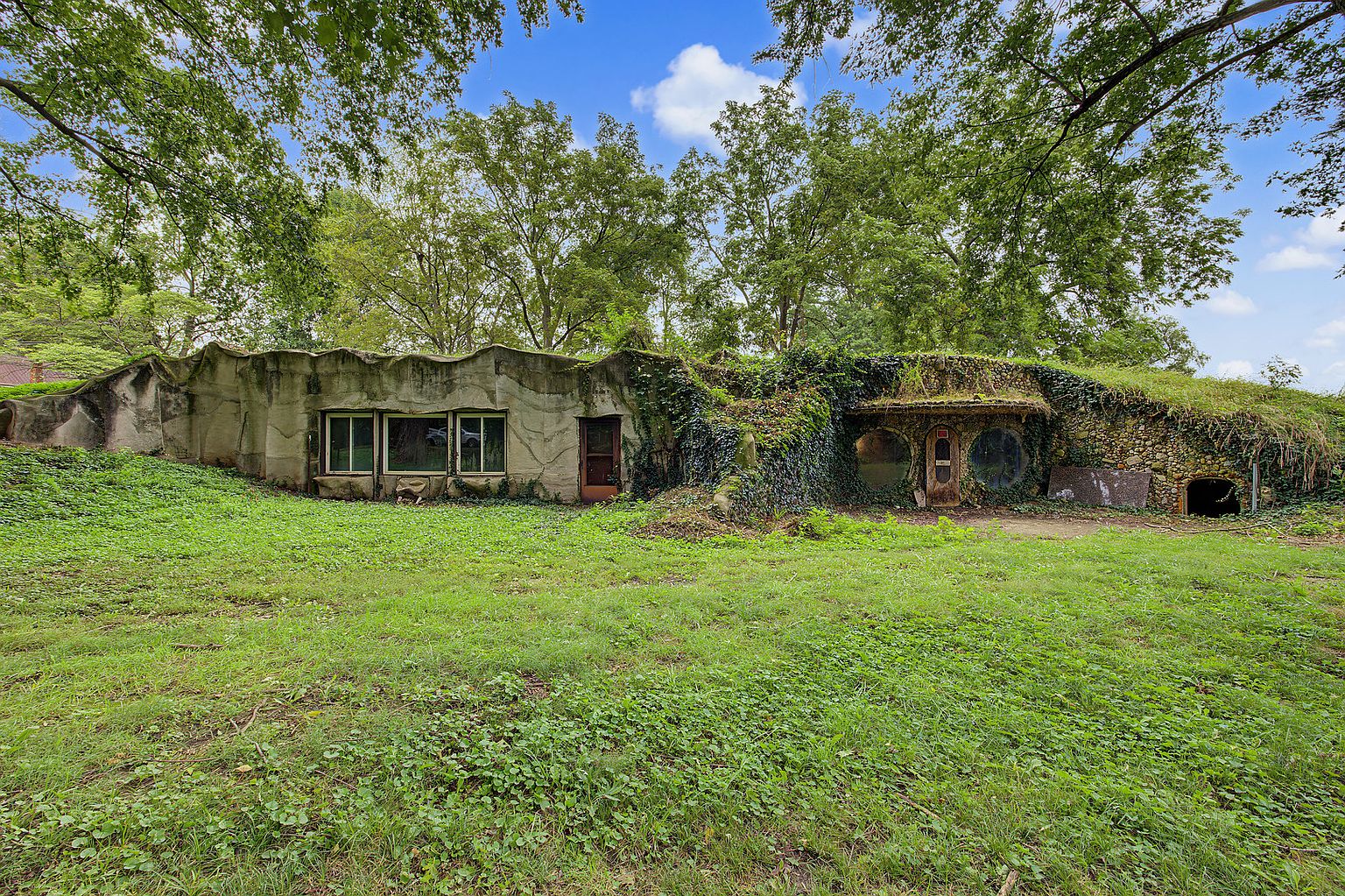 A lot of house for the money! C. 1977 earth-sheltered cave house in Illinois. $59,000.