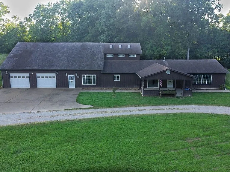 4 Beds 3 Baths 4,455 Sqft
