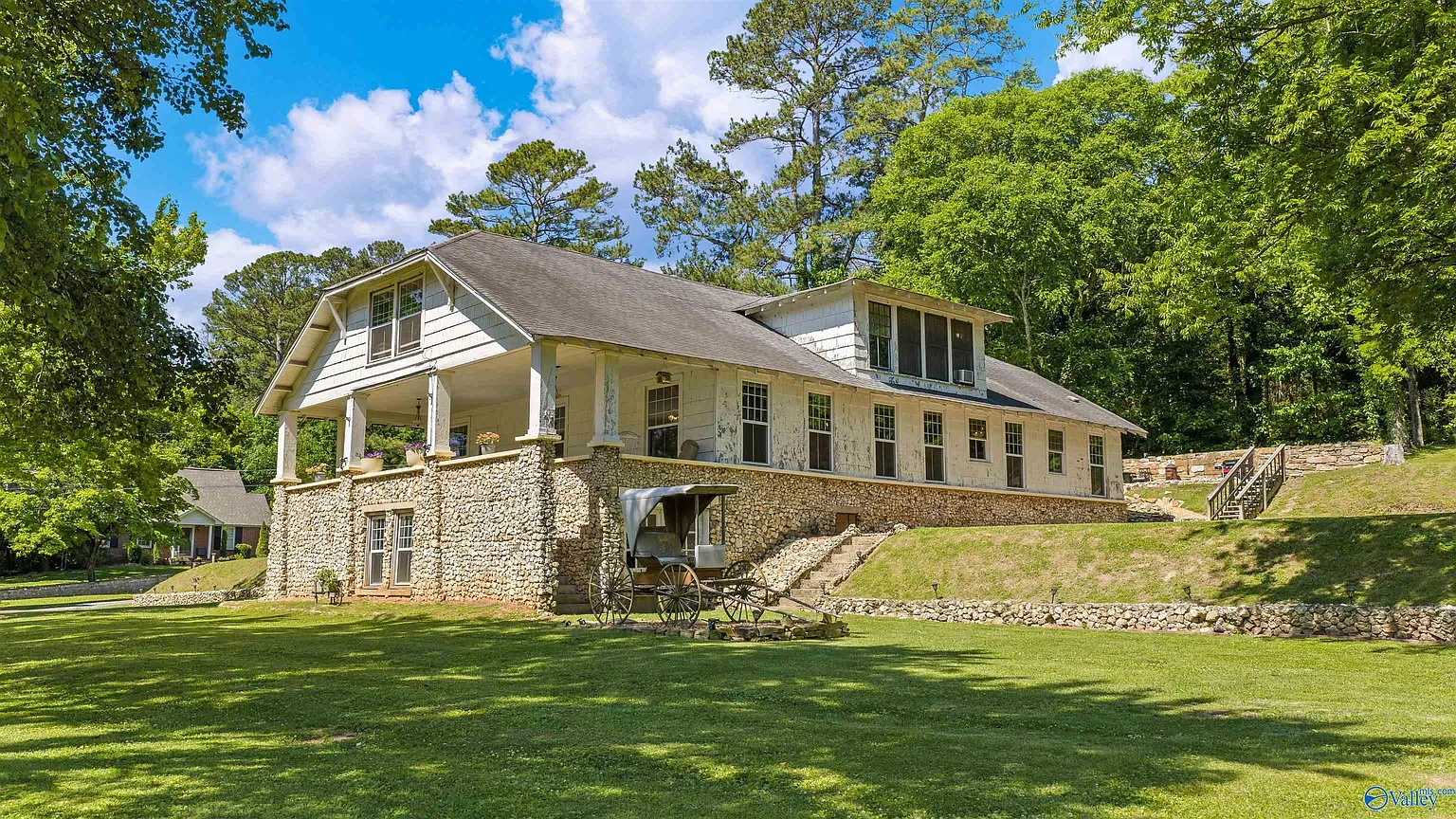 Single Family Home with 1 Acre in Valley Head, Alabama